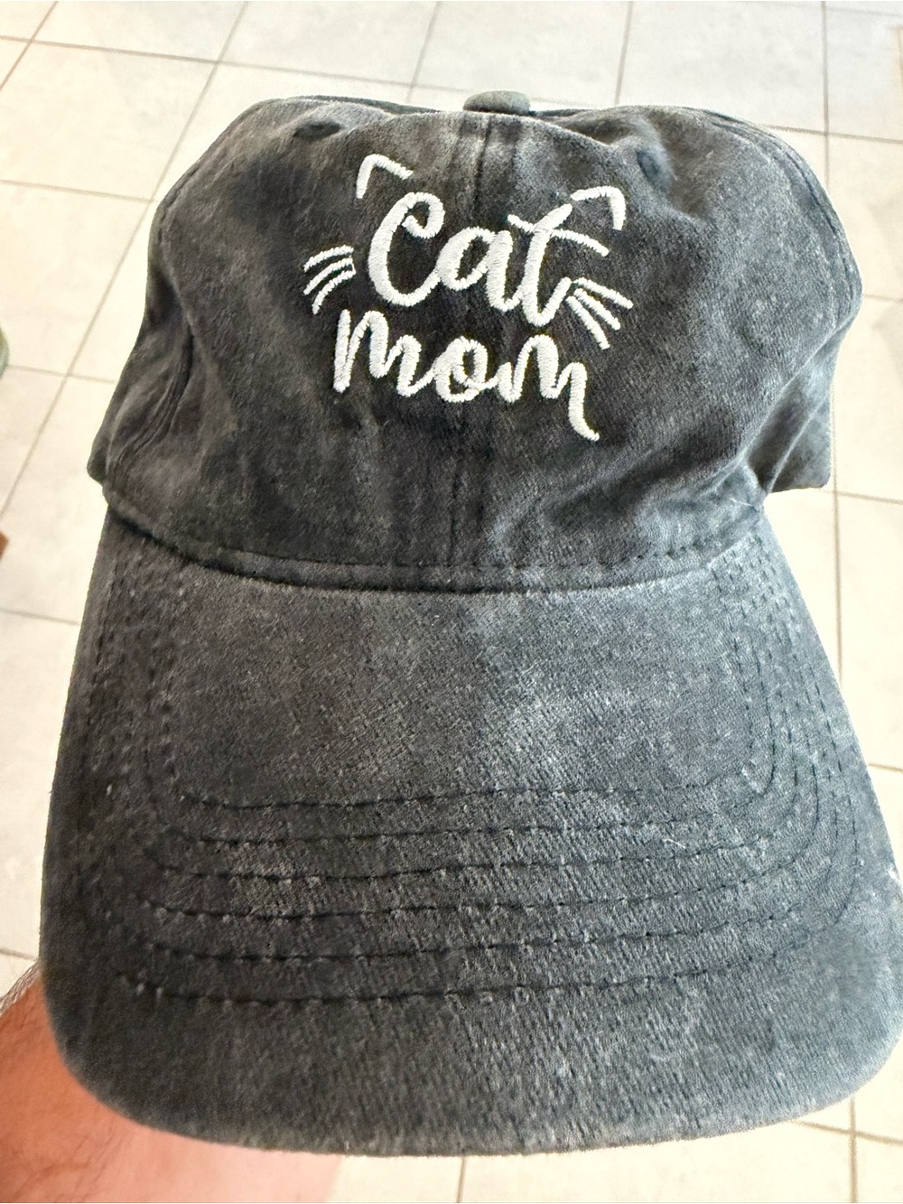 Cat Mom Embroidered Baseball Cap - Black